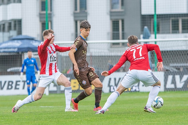 2025国际青少年乒乓球训练营正式在蓉开营